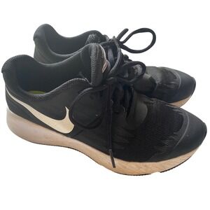 Nike Star Runner‎ Kids Running Shoes Black White Athletic Sneakers Size 3.5 GUC